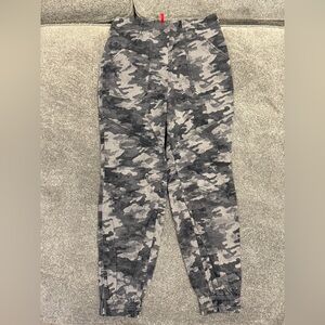 SPANX Black and Gray Camo Jogger Style pants
